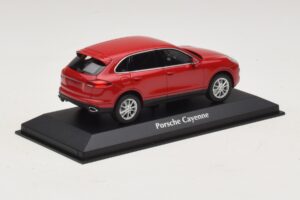 Porsche Cayenne 958 Piros Maxichamps 1:43 940063200 Fém – 2. kép a 5-ből