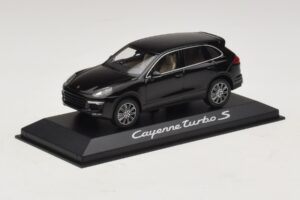 Porsche Cayenne 958 Turbo S Fekete Minichamps 1:43 WAP0200220E Fém – 2. kép a 5-ből