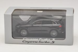 Porsche Cayenne 958 Turbo S Fekete Minichamps 1:43 WAP0200220E Fém – 5. kép a 5-ből