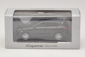 Porsche Cayenne 9PA Platina Kiadás Fekete Minichamps 1:43 WAP0200160E Fém – 5. kép a 5-ből