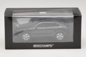 Porsche Cayenne Fekete Metál Minichamps 1:43 410066301 Fém – 5. kép a 5-ből