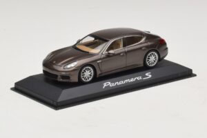 Porsche Panamera 970 S Barna Metál Minichamps 1:43 WAP0203400E Fém – 2. kép a 5-ből
