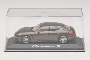 Porsche Panamera 970 S Barna Metál Minichamps 1:43 WAP0203400E Fém – 4. kép a 5-ből