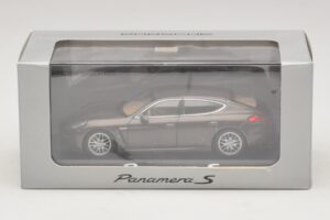 Porsche Panamera 970 S Barna Metál Minichamps 1:43 WAP0203400E Fém – 5. kép a 5-ből