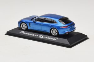 Porsche Panamera 971 4S Diesel Kék Metál Minichamps 1:43 WAP0207600H Fém – 3. kép a 5-ből