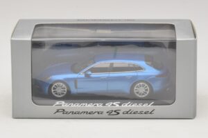 Porsche Panamera 971 4S Diesel Kék Metál Minichamps 1:43 WAP0207600H Fém – 5. kép a 5-ből