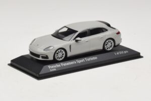 Porsche Panamera 971 Sport Turismo 4E-Hybrid Szürke Minichamps 1:43 410066114 Fém – 2. kép a 5-ből