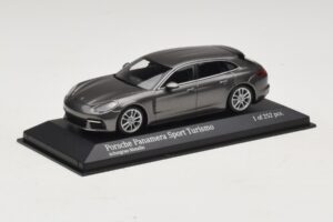 Porsche Panamera 971 Sport Turismo 4S Szürke Minichamps 1:43 410066111 Fém – 2. kép a 5-ből