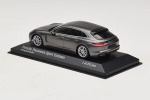 Porsche Panamera 971 Sport Turismo 4S Szürke Minichamps 1:43 410066111 Fém – 3. kép a 5-ből