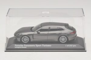 Porsche Panamera 971 Sport Turismo 4S Szürke Minichamps 1:43 410066111 Fém – 4. kép a 5-ből