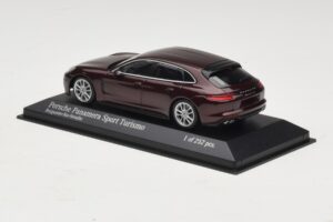 Porsche Panamera 971 Sport Turismo 4S Piros Minichamps 1:43 410066110 Fém – 3. kép a 5-ből