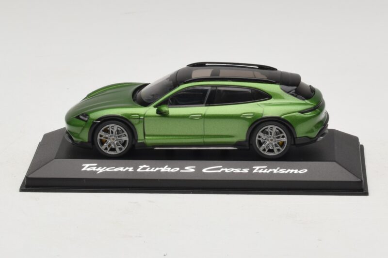 Porsche Taycan Turbo S Cross Turismo Zöld Minichamps 1:43 WAP0207830M003 Fém