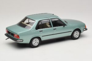 Renault 18 Világoszöld MCG 1:18 MCG18596 Fém – 2. kép a 6-ből