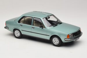 Renault 18 Világoszöld MCG 1:18 MCG18596 Fém – 4. kép a 6-ből