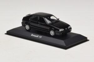Renault 19 Fekete Maxichamps 1:43 940113701 Diecast – 3. kép a 5-ből