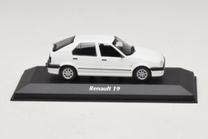 Renault 19 Fehér Maxichamps 1:43 940113700 Diecast