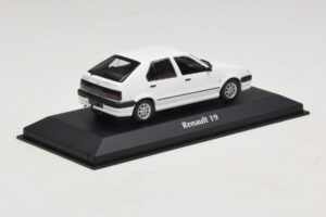 Renault 19 Fehér Maxichamps 1:43 940113700 Diecast – 2. kép a 5-ből