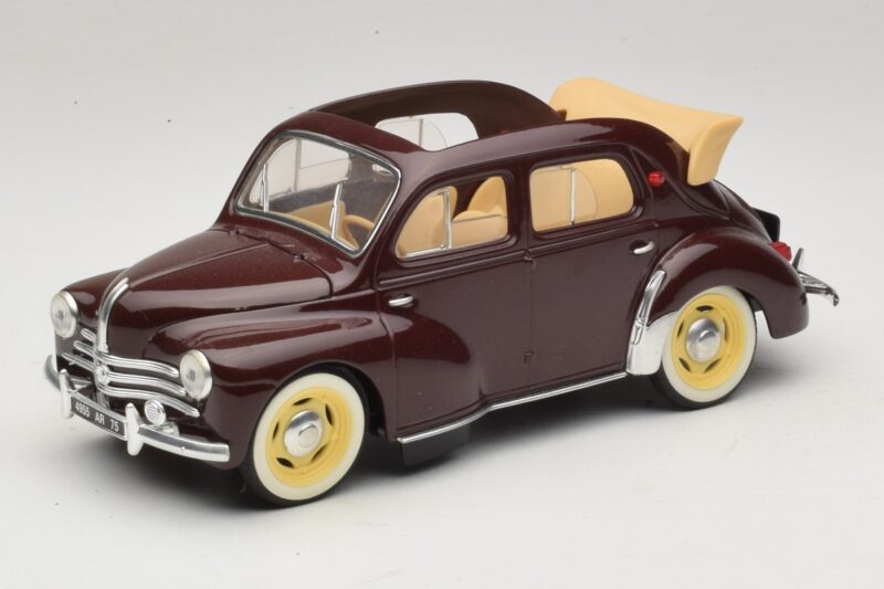 Renault 4CV Gesztenyebarna Solido 1:18 Renault 4CV Gesztenyebarna Solido 1:18 8048 Fém