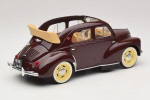 Renault 4CV Gesztenyebarna Solido 1:18 8048 Fém – 2. kép a 6-ből