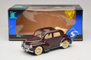 Renault 4CV Gesztenyebarna Solido 1:18 8048 Fém – 6. kép a 6-ből