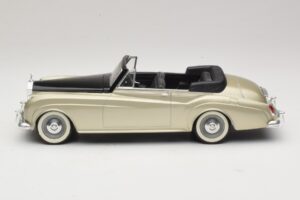 Rolls-Royce Silver Cloud II Ezüst Solido 1:18 8006 Fém – 3. kép a 6-ből