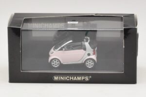 Smart Fortwo 450 Kabrió Fehér Legally Blonde 2 Csere Doboz Minichamps 1:43 402173900-R1 Fém – 5. kép a 5-ből