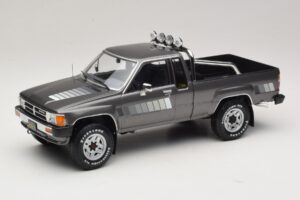 Toyota Hilux N50 Xtra Cab 4x4 Szürke Metál KK-Scale 1:18 KKDC181563 Fém
