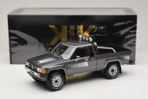 Toyota Hilux N50 Xtra Cab 4x4 Szürke Metál KK-Scale 1:18 KKDC181563 Fém – 6. kép a 6-ből