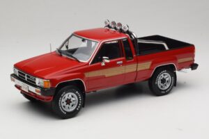 Toyota Hilux N50 Xtra Cab 4x4 Piros KK-Scale 1:18 KKDC181562 Fém