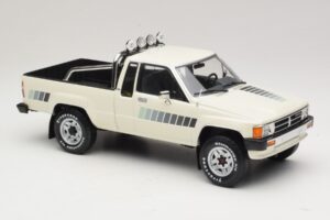 Toyota Hilux N50 Xtra Cab 4x4 Fehér KK-Scale 1:18 KKDC181564 Fém – 4. kép a 6-ből