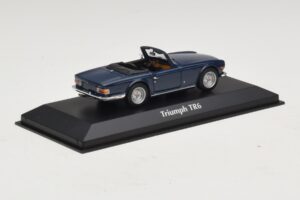 Triumph TR6 Sötétkék Maxichamps 1:43 940132570 Fém – 2. kép a 5-ből