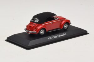 Volkswagen 1302 Kabrió Piros Maxichamps 1:43 940055031 Fém – 2. kép a 5-ből