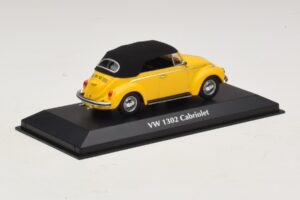 Volkswagen 1302 Kabrió Sárga Maxichamps 1:43 940055030 Fém – 2. kép a 5-ből