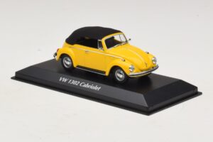 Volkswagen 1302 Kabrió Sárga Maxichamps 1:43 940055030 Fém – 3. kép a 5-ből