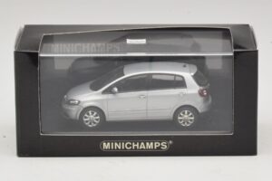 Volkswagen Golf Plus Mk5 Ezüst Csere Doboz Minichamps 1:43 400054370-R1 Fém – 5. kép a 5-ből