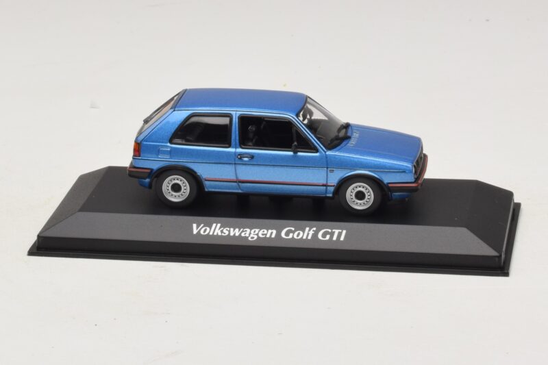 Volkswagen Golf GTI Mk2 Kék Metál Maxichamps 1:43 Volkswagen Golf GTI Mk2 Kék Metál Maxichamps 1:43 940054120 Fém