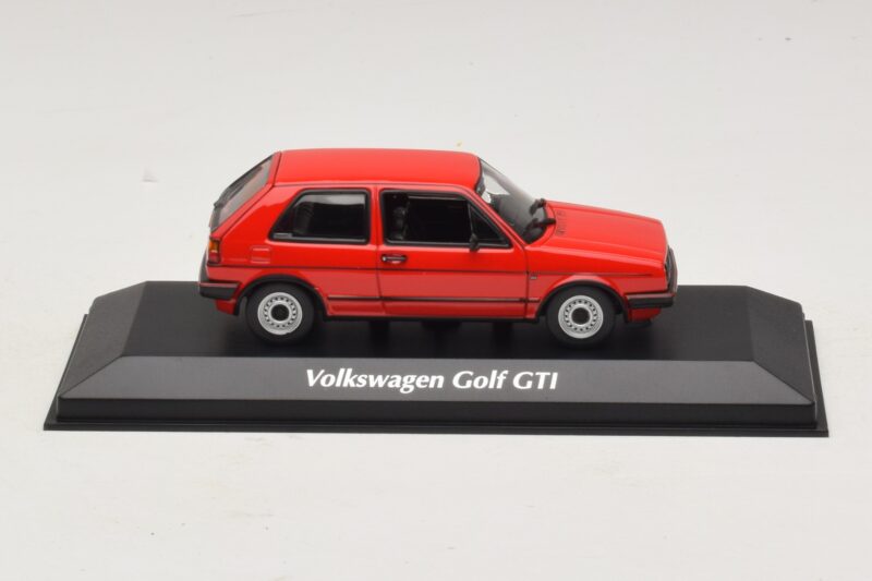 Volkswagen Golf GTI Mk2 Piros Maxichamps 1:43 Volkswagen Golf GTI Mk2 Piros Maxichamps 1:43 940054121 Fém