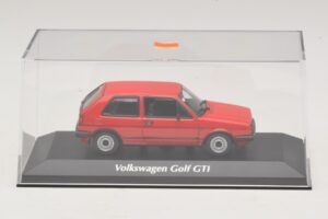 Volkswagen Golf GTI Mk2 Piros Maxichamps 1:43 940054121 Fém – 4. kép a 5-ből