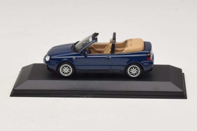Volkswagen Golf Mk4 Kabrió Kék Kereskedői Kiadás Minichamps 1:43 GOLF005 Fém