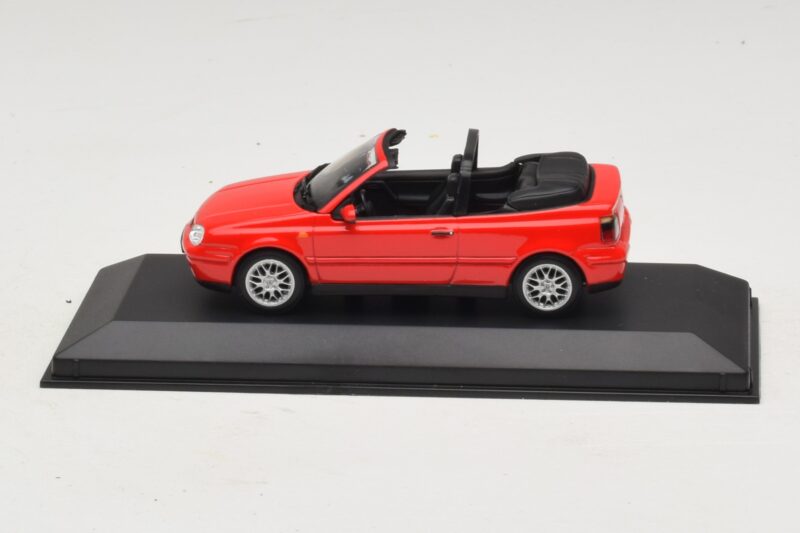 Volkswagen Golf Mk4 Kabrió Piros Kereskedői Kiadás Minichamps 1:43 GOLF006 Fém