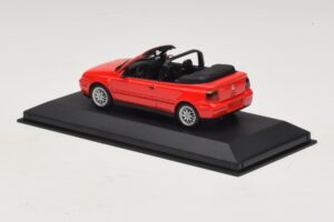 Volkswagen Golf Mk4 Kabrió Piros Kereskedői Kiadás Minichamps 1:43 GOLF006 Fém – 3. kép a 5-ből