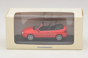 Volkswagen Golf Mk4 Kabrió Piros Kereskedői Kiadás Minichamps 1:43 GOLF006 Fém – 5. kép a 5-ből