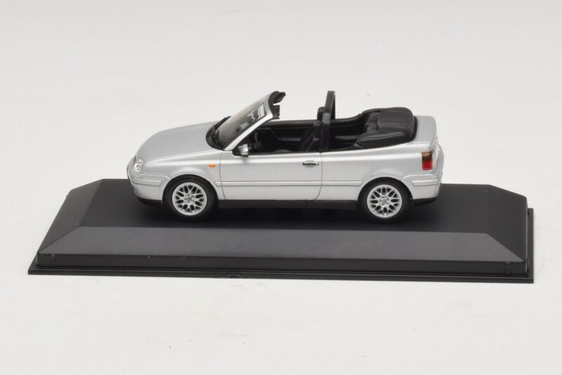 Volkswagen Golf Mk4 Kabrió Ezüst Kereskedői Kiadás Minichamps 1:43 GOLF004 Fém