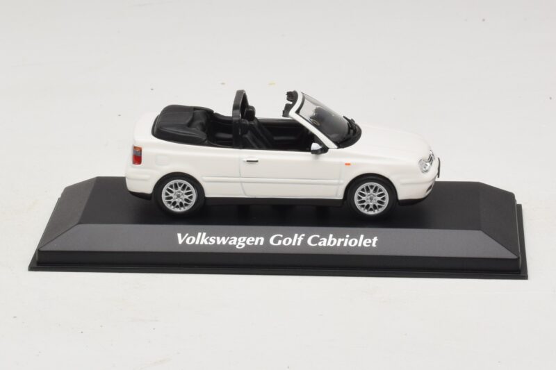 Volkswagen Golf Mk4 Kabrió Fehér Maxichamps 1:43 940058330 Fém