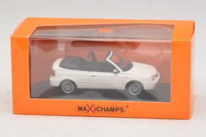 Volkswagen Golf Mk4 Kabrió Fehér Maxichamps 1:43 940058330 Fém – 5. kép a 5-ből