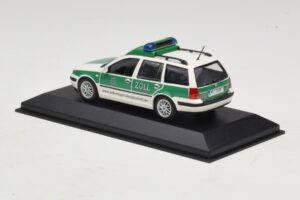 Volkswagen Golf Mk4 Variant Polizei Minichamps 1:43 430056090 Fém – 3. kép a 5-ből