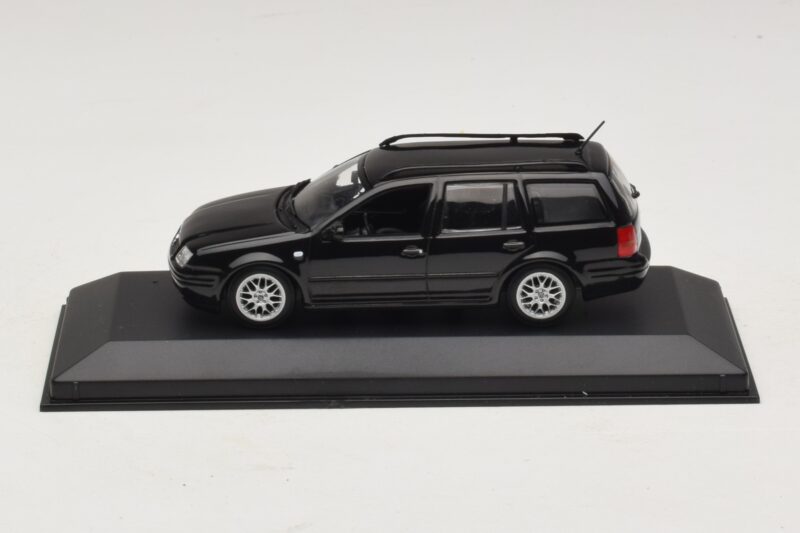 Volkswagen Golf Mk4 Variant Sport Highline BBS Edition Fekete Minichamps 1:43 Volkswagen Golf Mk4 Variant Sport Highline BBS Edition Fekete Minichamps 1:43 GOLF008 Fém