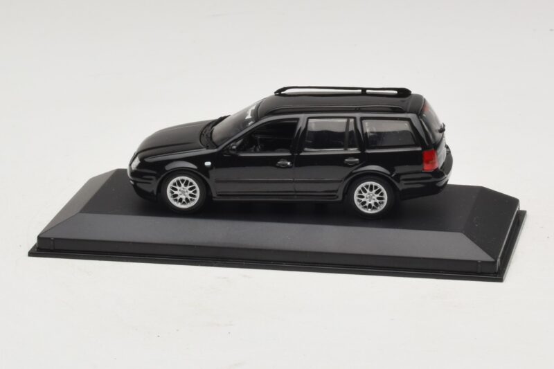 Volkswagen Golf Mk4 Variant Sport Highline BBS Edition Fekete Pótdoboz Minichamps 1:43 GOLF008-R1 Fém