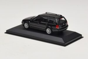 Volkswagen Golf Mk4 Variant Sport Highline BBS Edition Fekete Pótdoboz Minichamps 1:43 GOLF008-R1 Fém – 3. kép a 5-ből