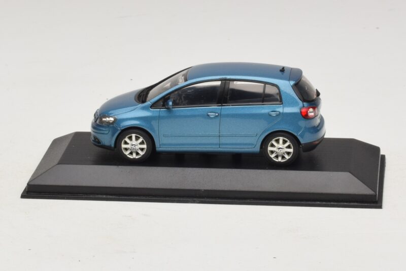 Volkswagen Golf Plus Mk5 Kék Metál Csere Doboz Minichamps 1:43 GOLF02-R1 Fém